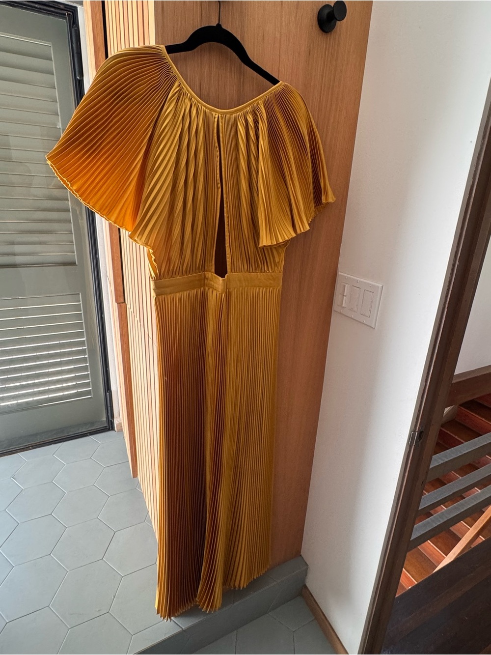 Gold Pleated Maxi Dress with Flutter Sleeves - Picture 5 of 8